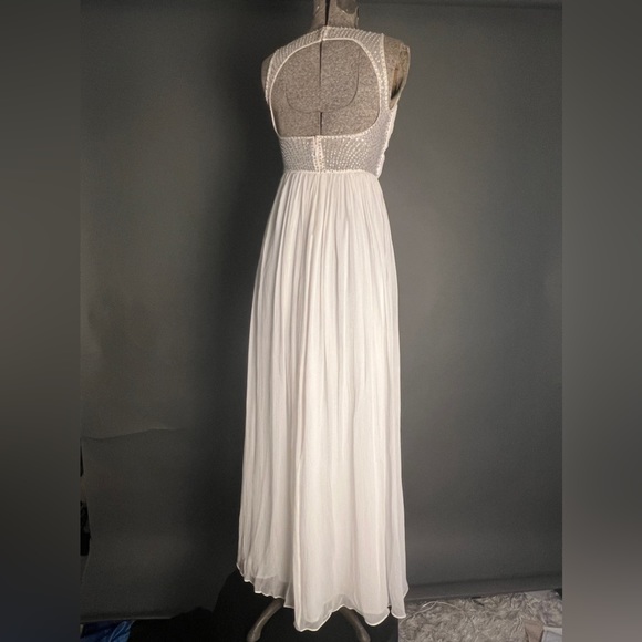 Silk and Sequence White Dress - Picture 13 of 16